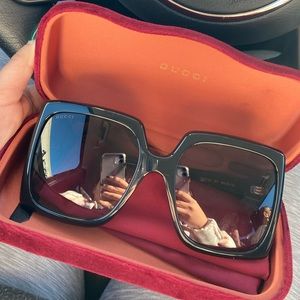 Gucci Oversized Sunglasses (AUTHENTIC)